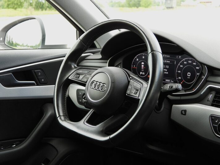 AUDI A4 AVANT