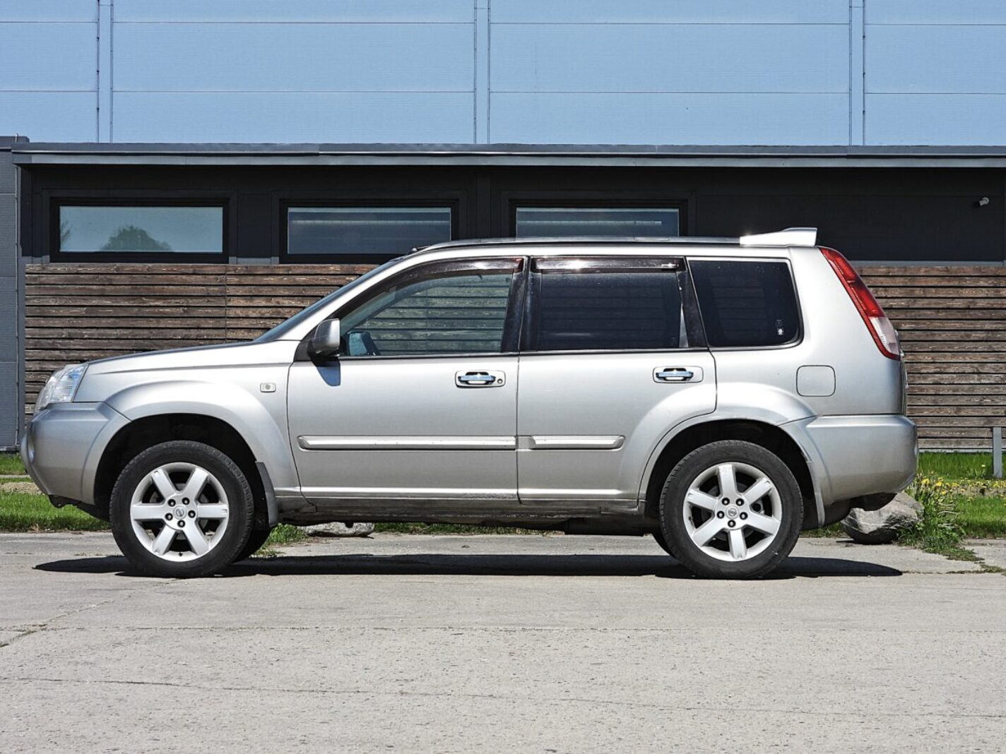 NISSAN X-TRAIL