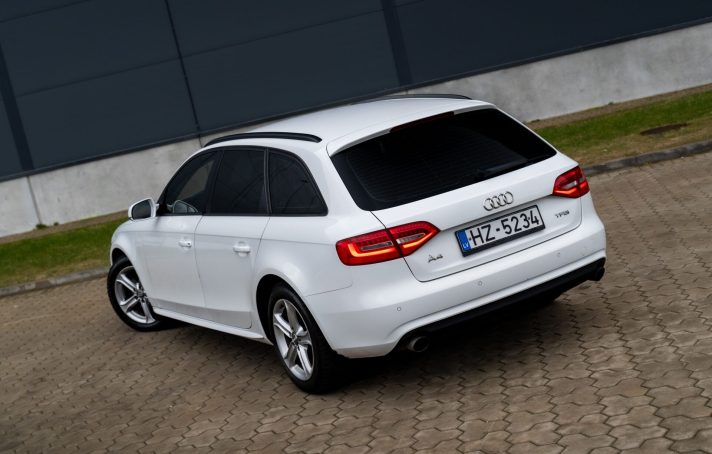 AUDI A4 AVANT