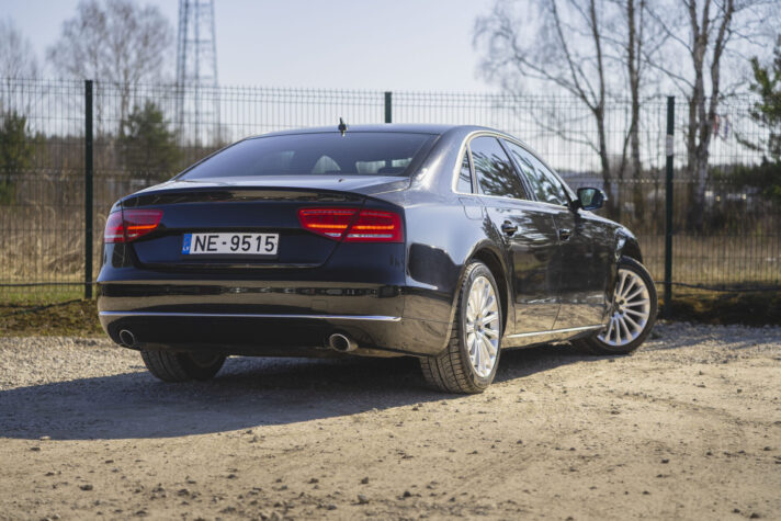 AUDI A8 QUATTRO