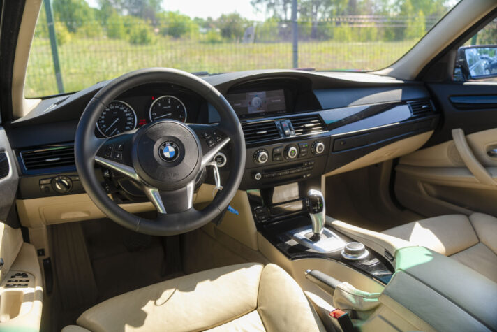 BMW 525