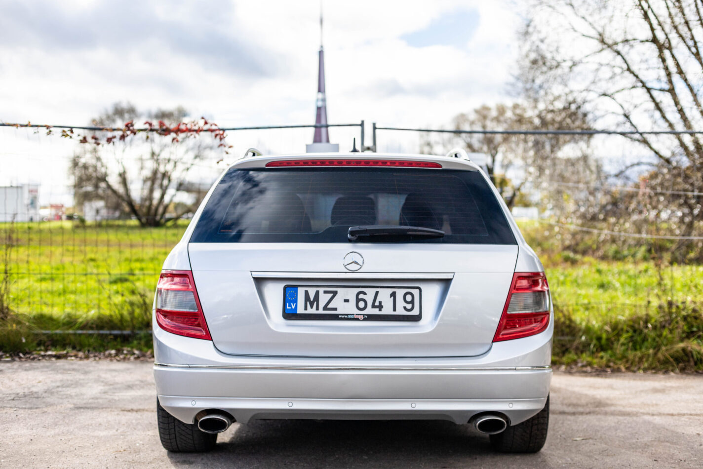 MERCEDES BENZ C320