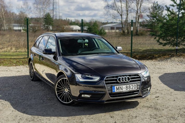 AUDI A4 AVANT
