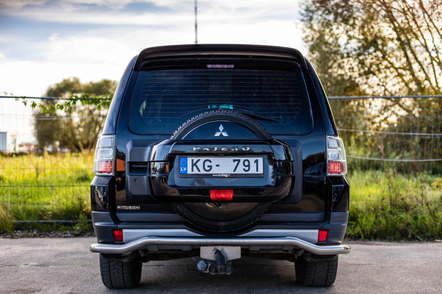 MITSUBISHI PAJERO