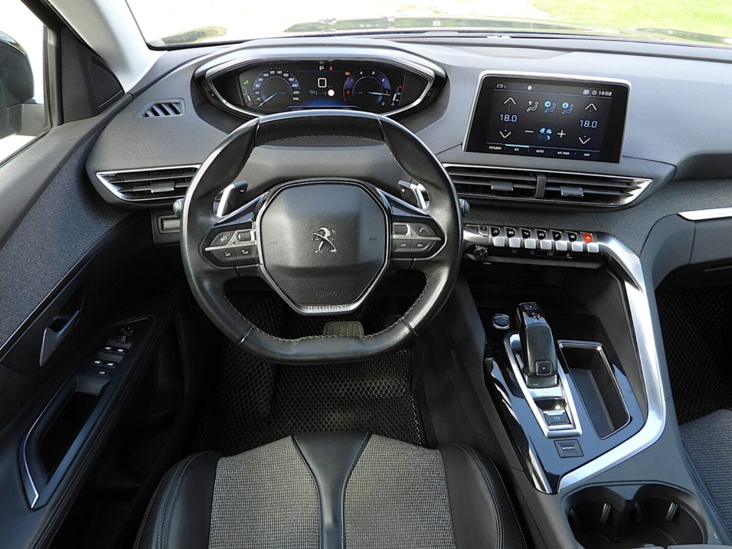 PEUGEOT 5008