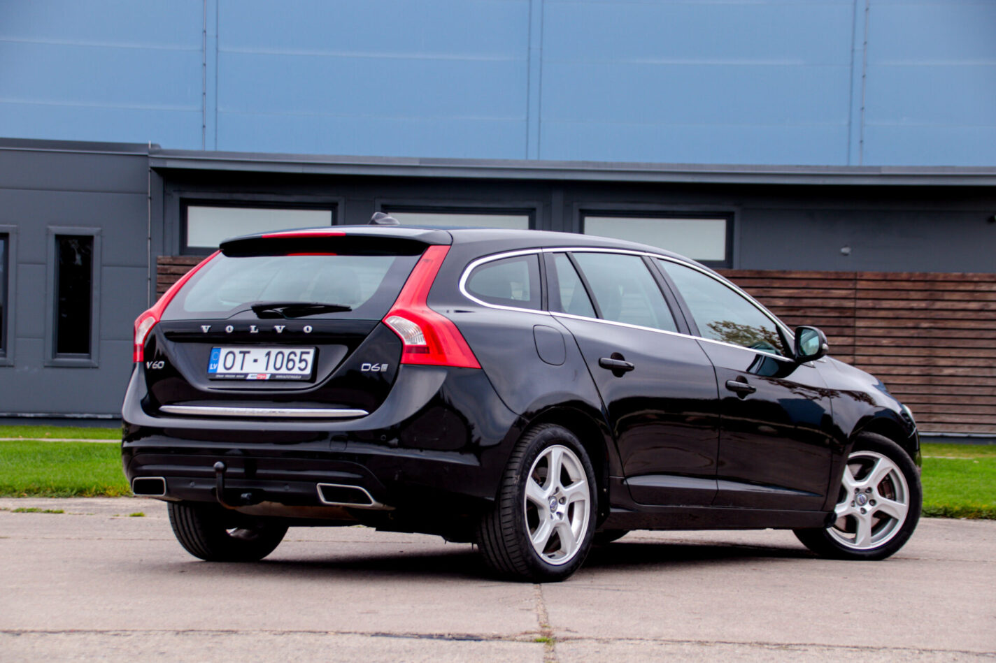 VOLVO V60 TWIN ENGINE