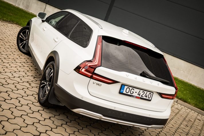 VOLVO V90 CROSS COUNTRY