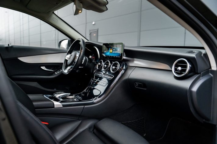 MERCEDES BENZ C200D