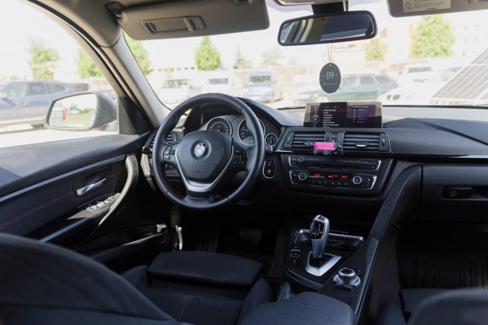 BMW 330