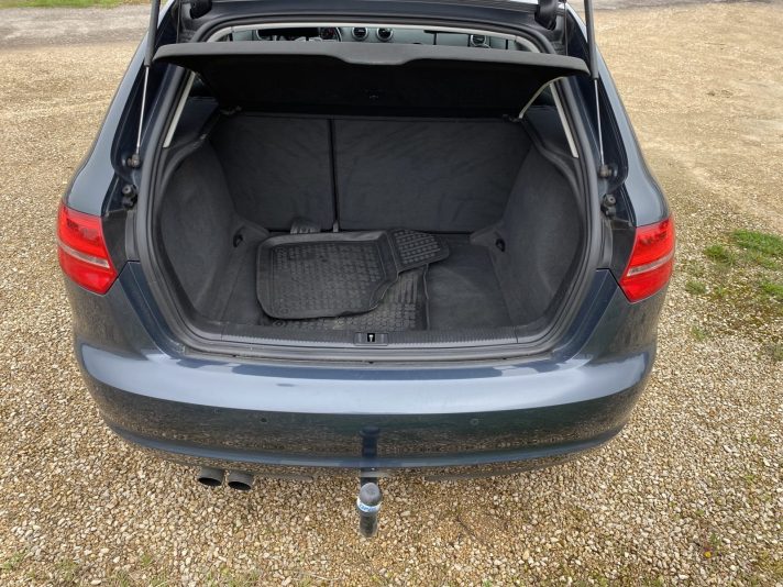 AUDI A4 1.9