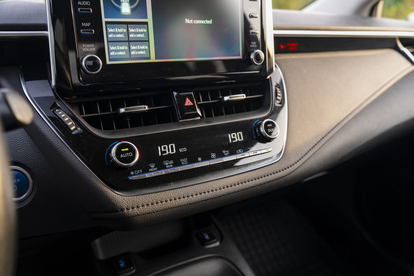 TOYOTA COROLLA HYBRID