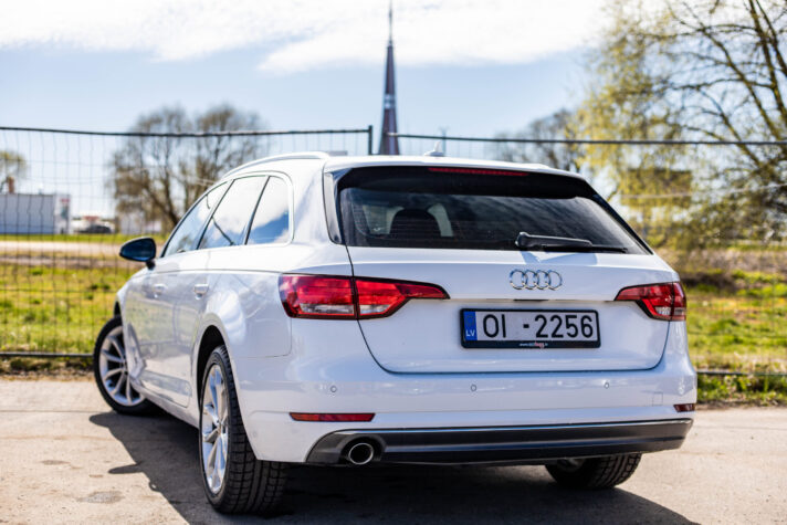AUDI A4 AVANT