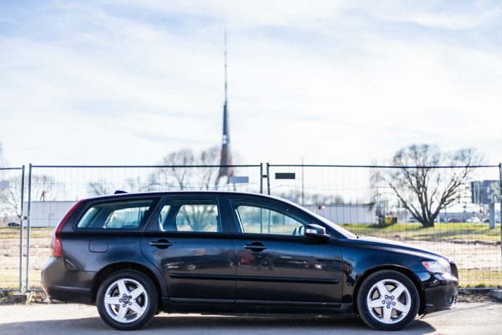 VOLVO V50