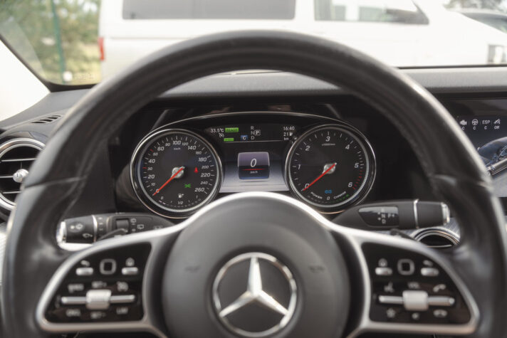 MERCEDES BENZ E300 DE
