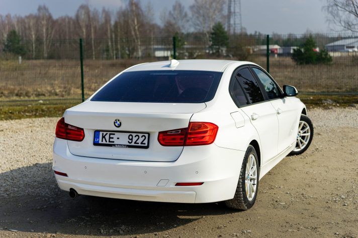 BMW 320 F30