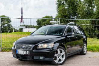 VOLVO V50