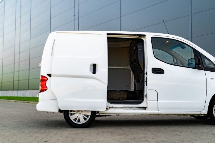 NISSAN NV200