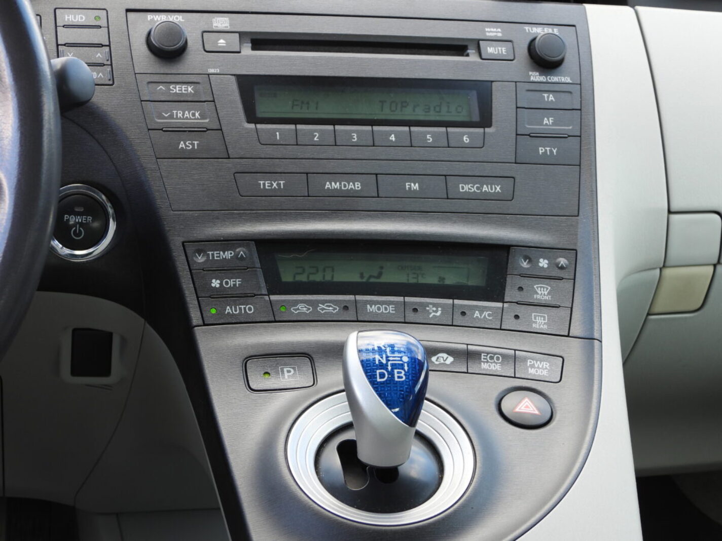 TOYOTA PRIUS