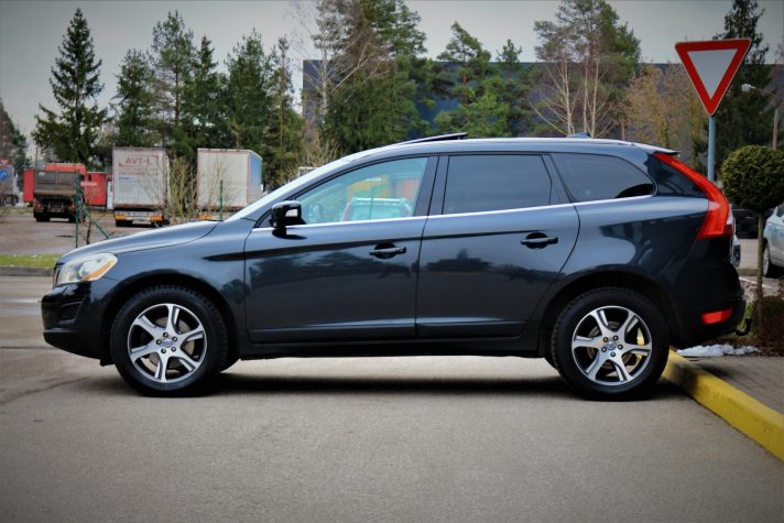 VOLVO XC60 2.4 D5 120 KW SUMMUM MEH.