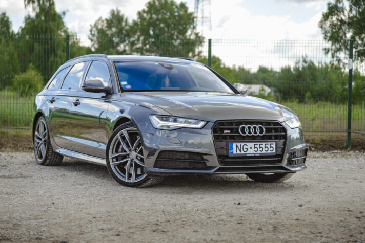 AUDI S6 AVANT