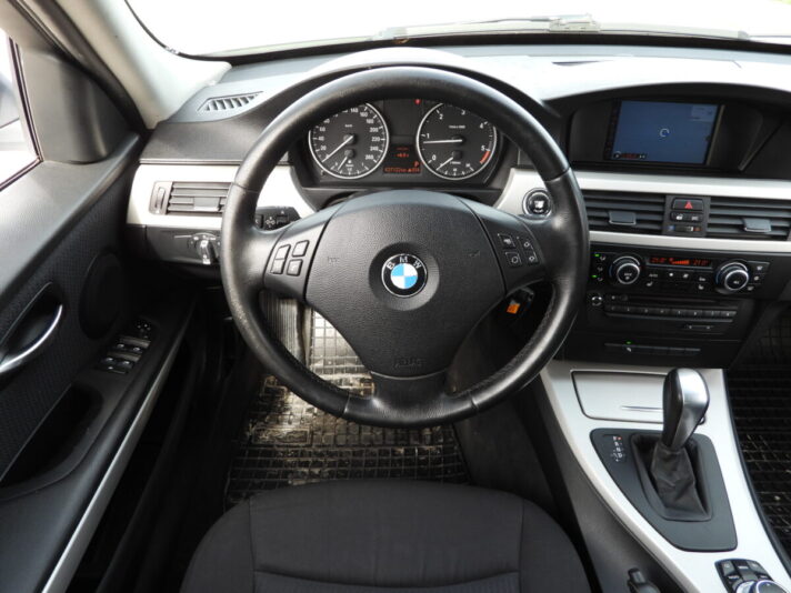 BMW 318 FACE-LIFT