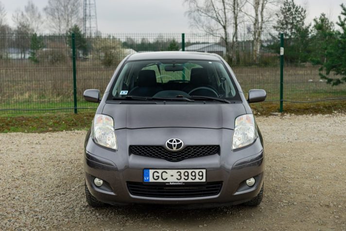 TOYOTA YARIS