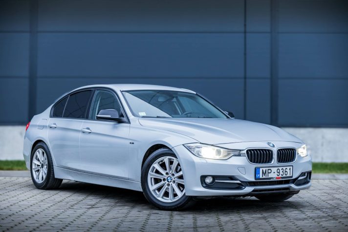 BMW 320