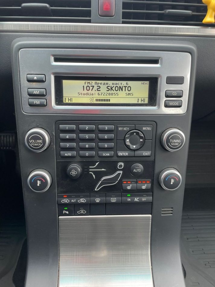 VOLVO V-70
