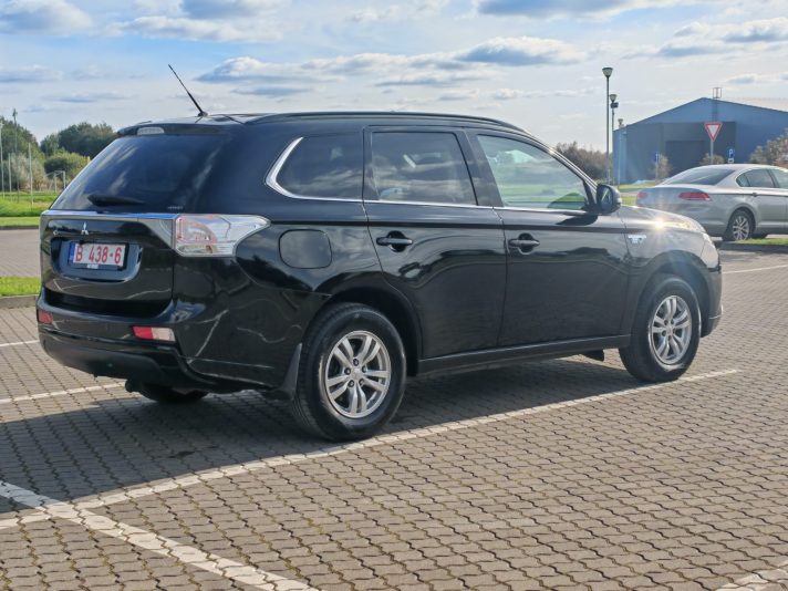 Mitsubishi Outlander PHEV CVT, 203hp, 2014
