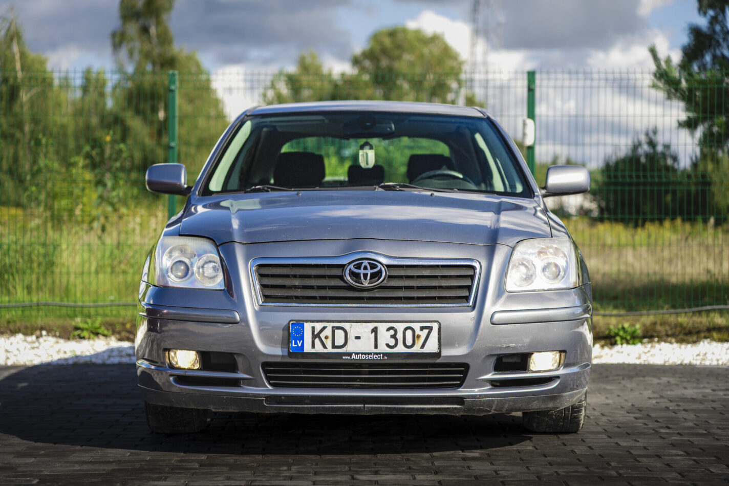TOYOTA AVENSIS