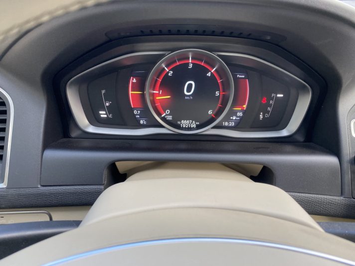 VOLVO XC60 2.4D 5-cilindru dzinējs  133kw