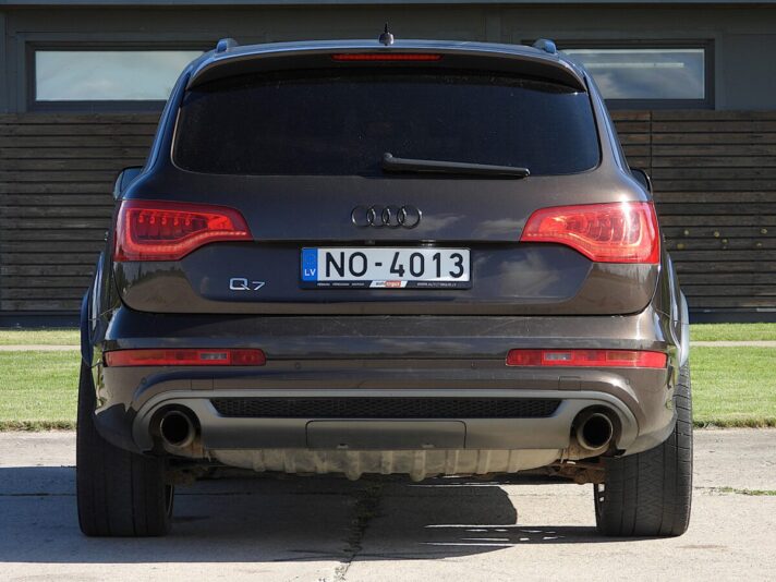 AUDI Q7 S-line