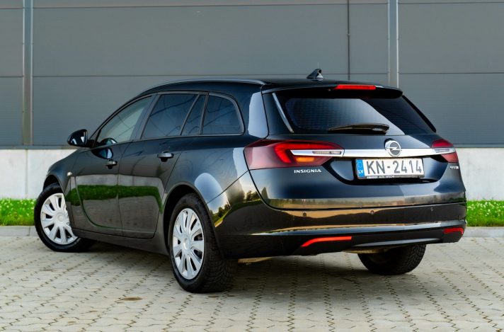 OPEL INSIGNIA SPORTS TOURER