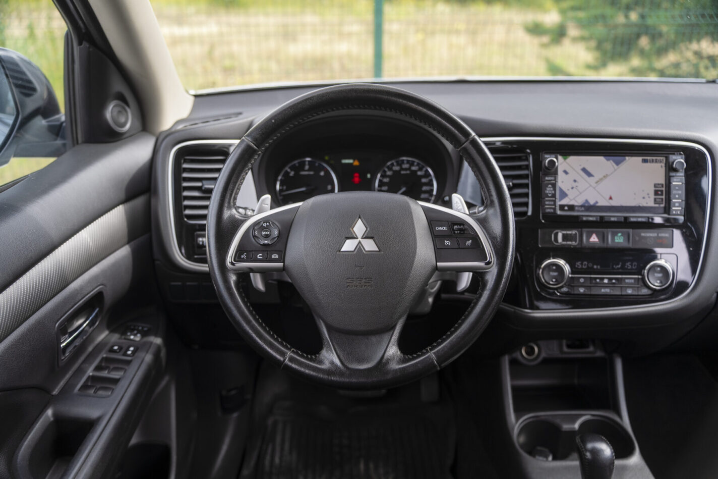 MITSUBISHI OUTLANDER