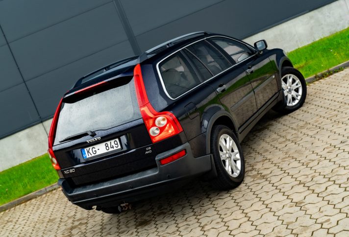 VOLVO XC90
