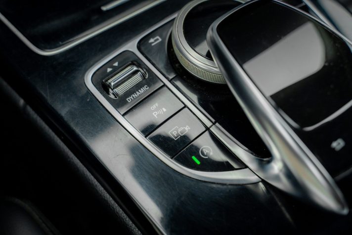 MERCEDES BENZ C200D