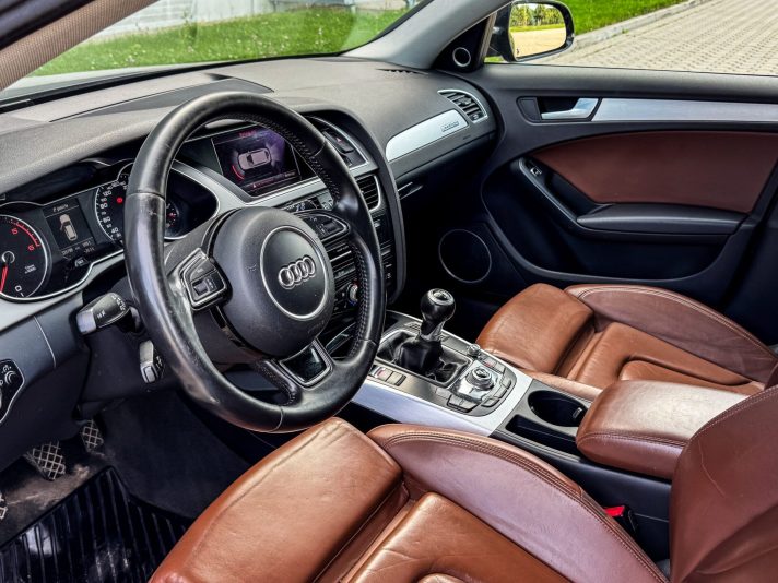 AUDI A4 AVANT