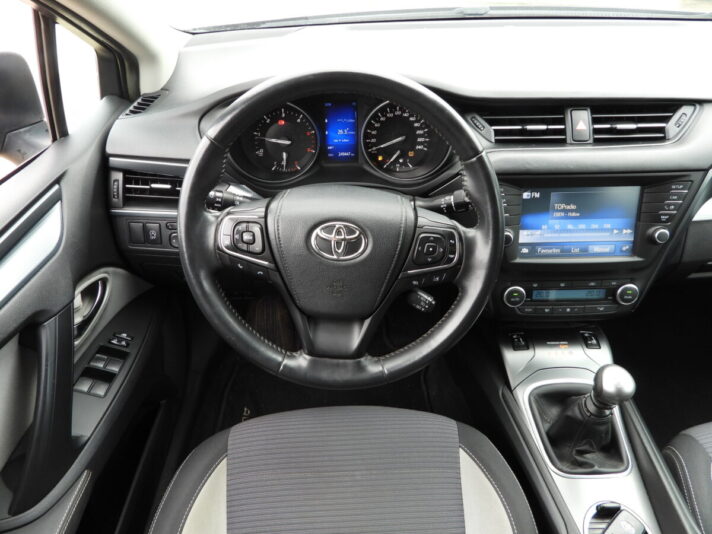 TOYOTA AVENSIS