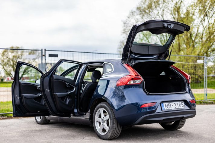 VOLVO V40